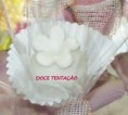 /album/fotogaleria-casamento/glaceado-com-flor-grande-jpg1/